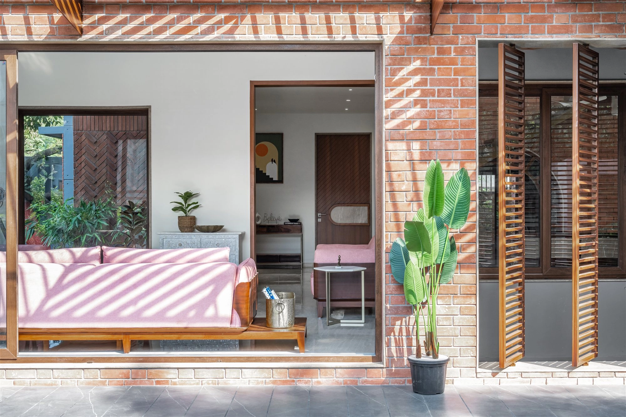2 Box House photo 1
