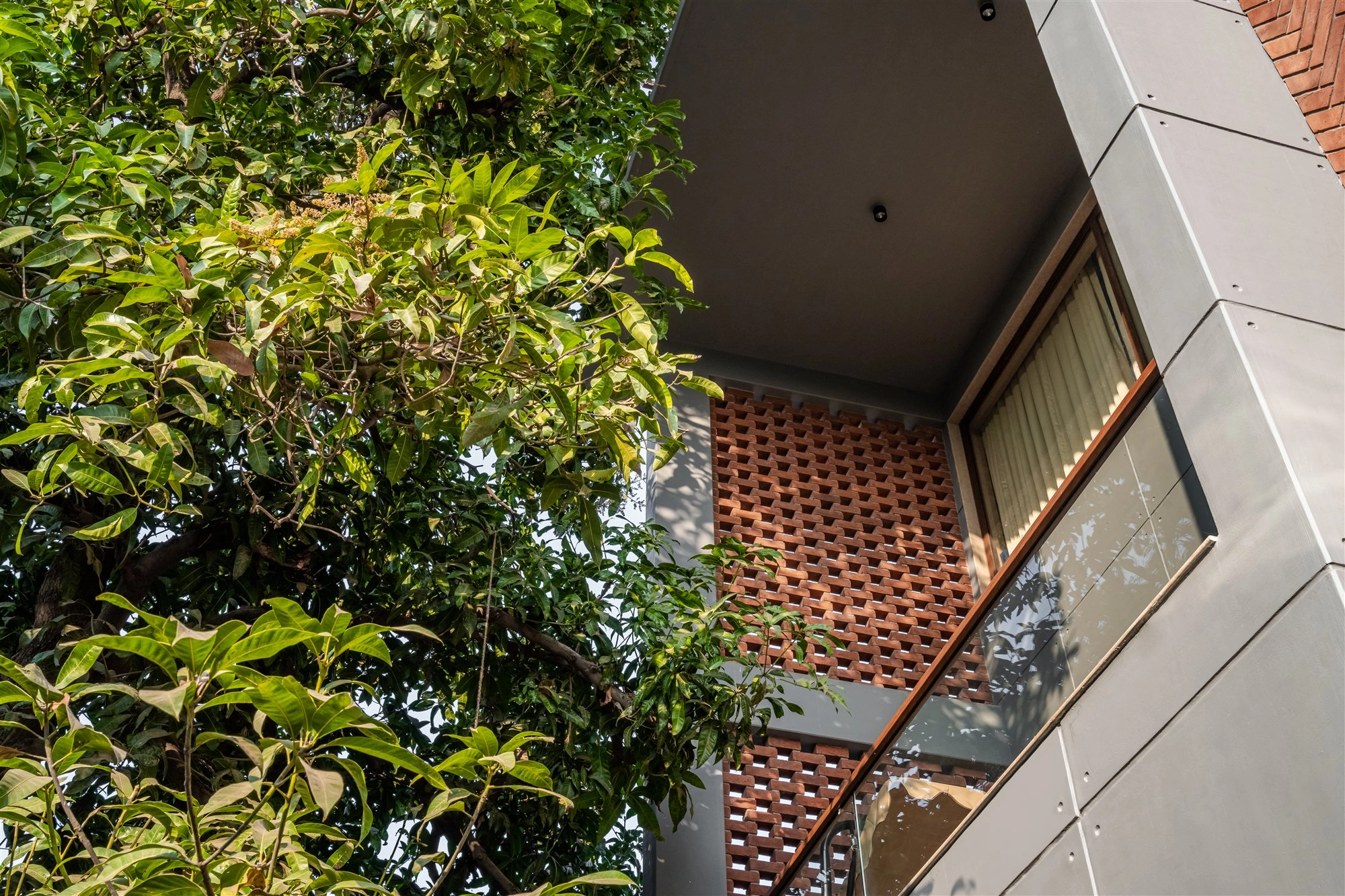 2 Box House photo 14