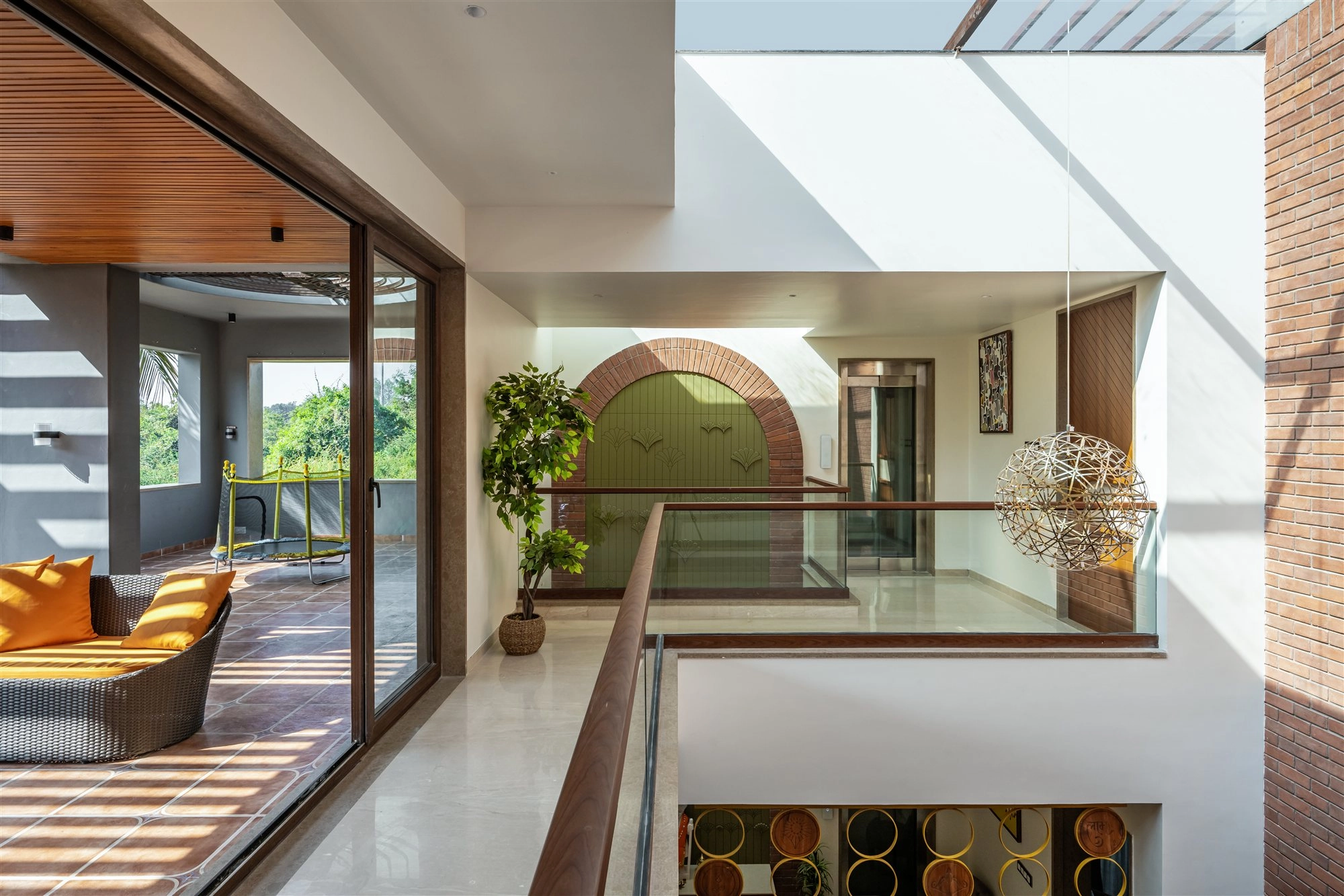 2 Box House photo 23