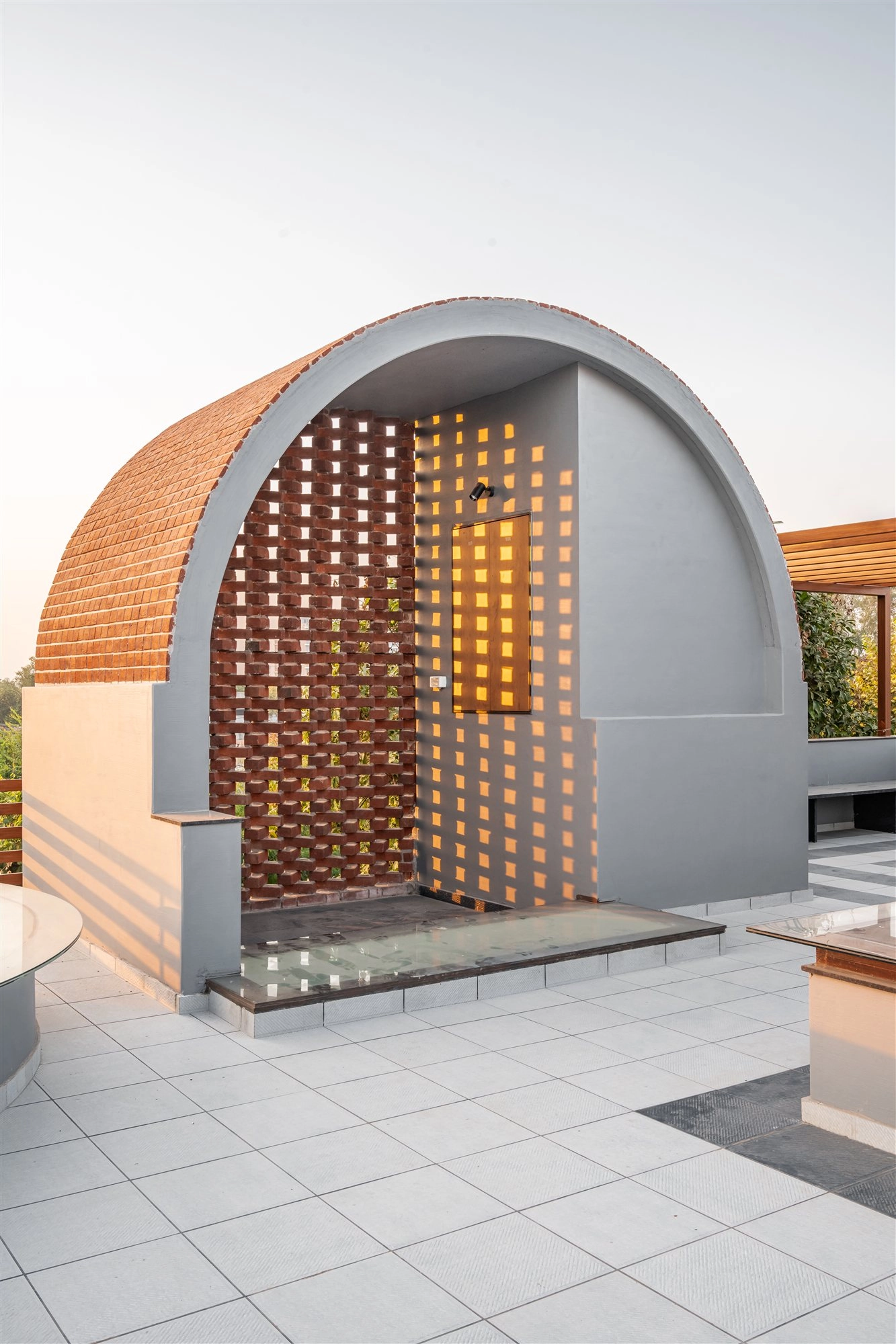 2 Box House photo 25