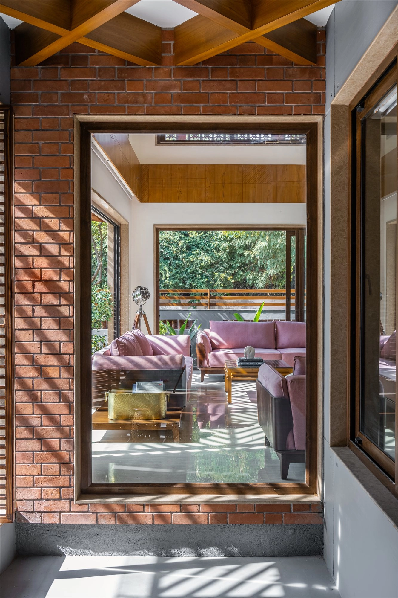 2 Box House photo 5